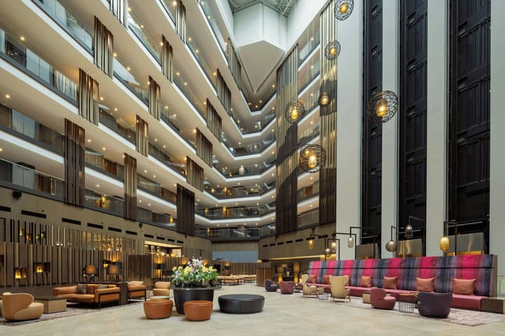 Sheraton Grand Tbilisi Metechi Palace