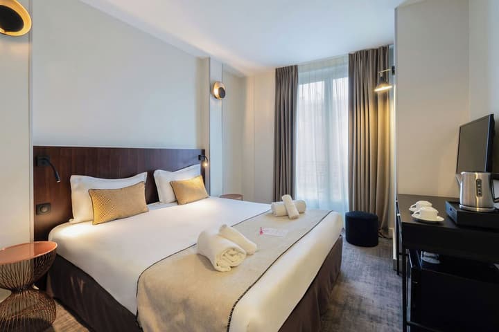 Hotel Eiffel Seine