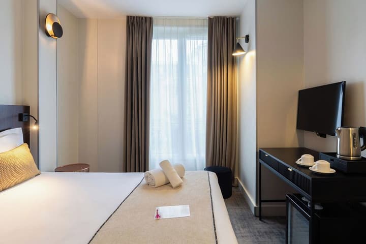 Hotel Eiffel Seine