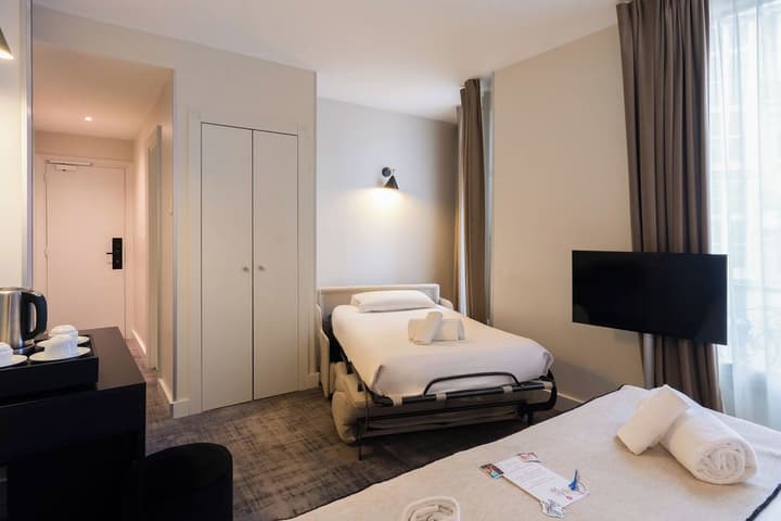 Hotel Eiffel Seine