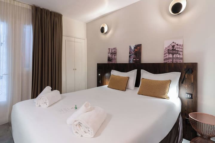 Hotel Eiffel Seine