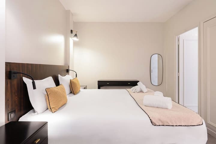 Hotel Eiffel Seine
