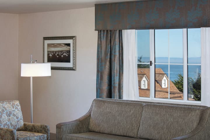 Holiday Inn Express Monterey-Cannery Row by IHG
