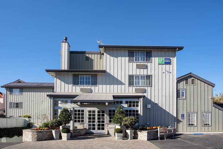 Holiday Inn Express Monterey-Cannery Row by IHG