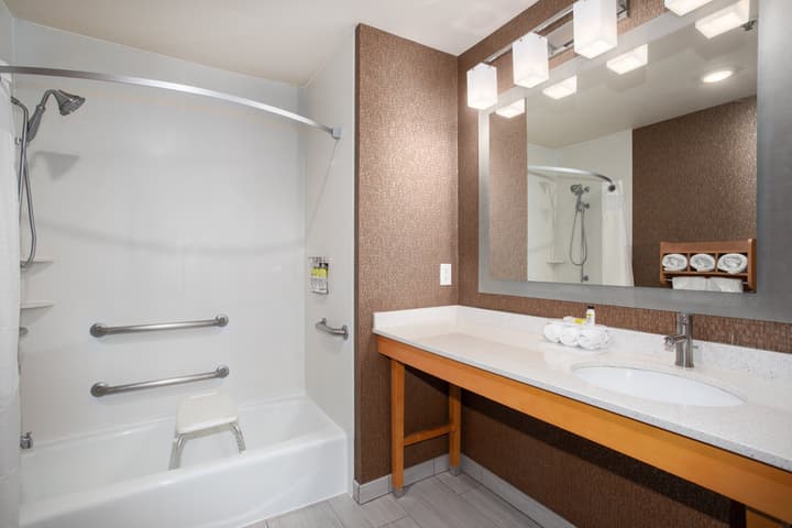 Holiday Inn Express Monterey-Cannery Row by IHG