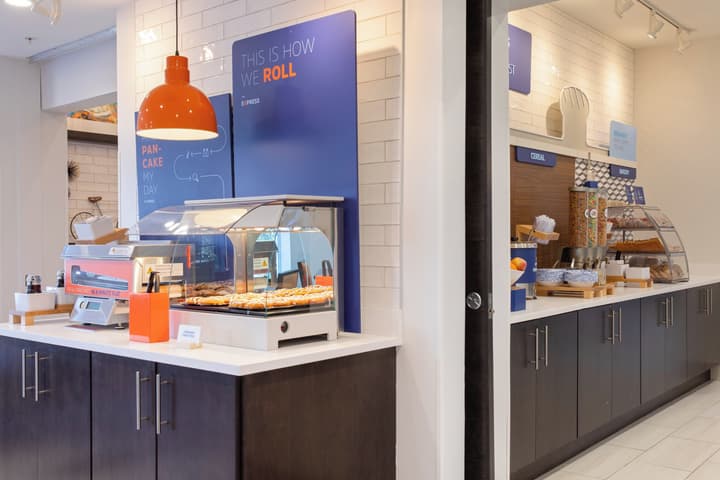 Holiday Inn Express Monterey-Cannery Row by IHG