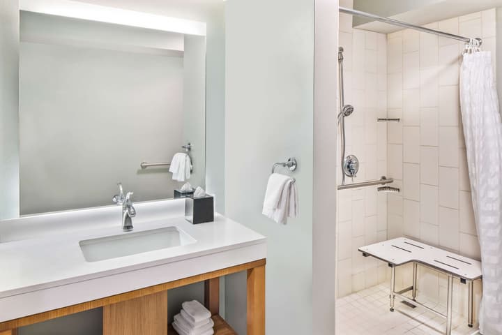 Hyatt Place Waikiki Beach