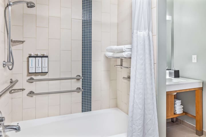 Hyatt Place Waikiki Beach