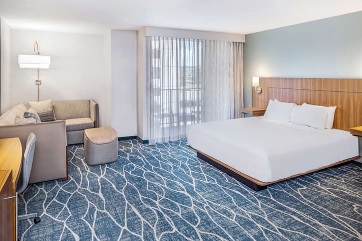 Hyatt Place Waikiki Beach