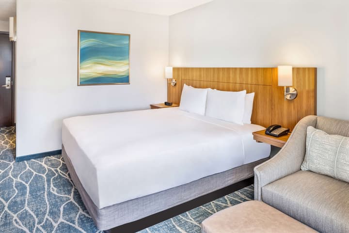 Hyatt Place Waikiki Beach