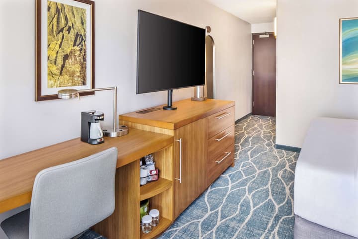 Hyatt Place Waikiki Beach
