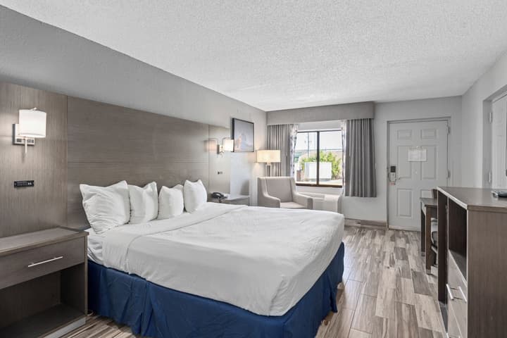Baymont by Wyndham Orlando East