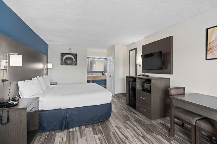 Baymont by Wyndham Orlando East