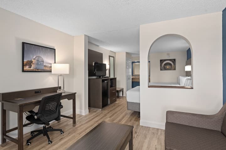 Baymont by Wyndham Orlando East
