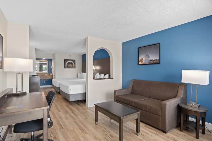 Baymont by Wyndham Orlando East