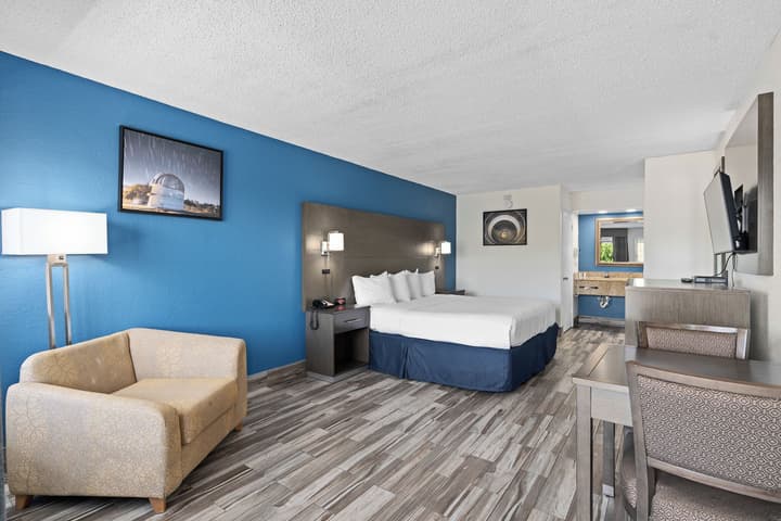 Baymont by Wyndham Orlando East