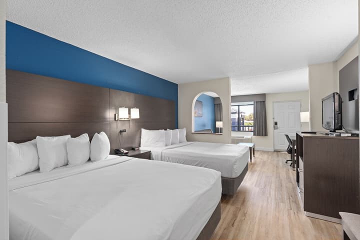Baymont by Wyndham Orlando East