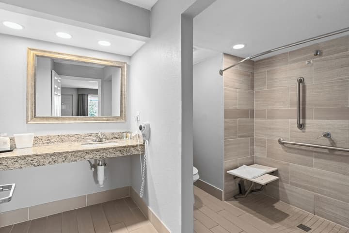 Baymont by Wyndham Orlando East