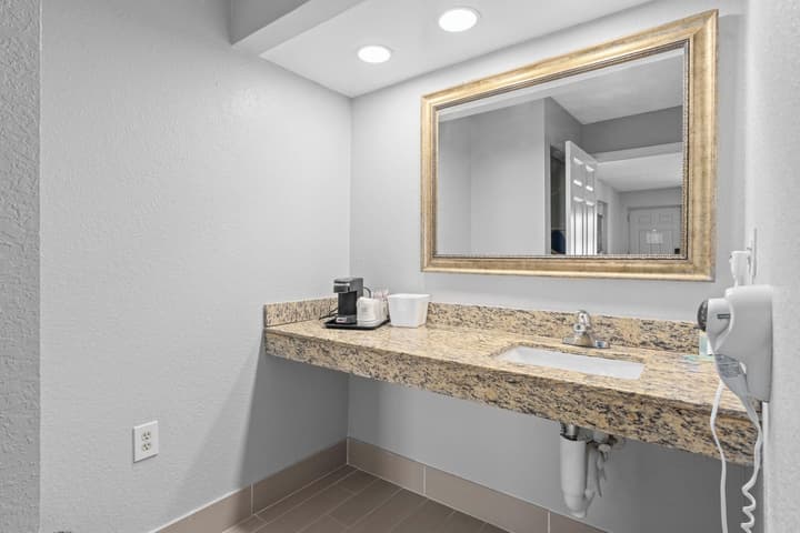 Baymont by Wyndham Orlando East