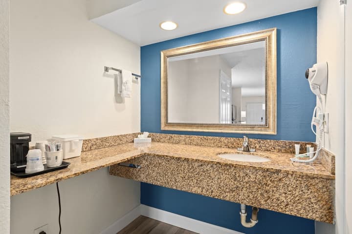 Baymont by Wyndham Orlando East