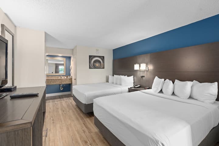 Baymont by Wyndham Orlando East