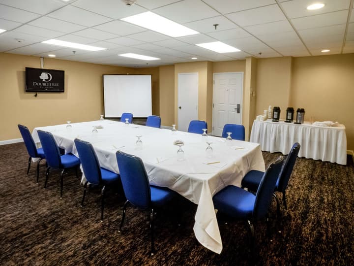 DoubleTree by Hilton Hotel Buffalo - Amherst