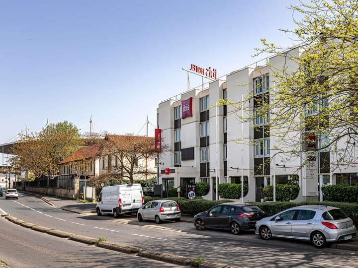 ibis Saint-Denis Stade Ouest