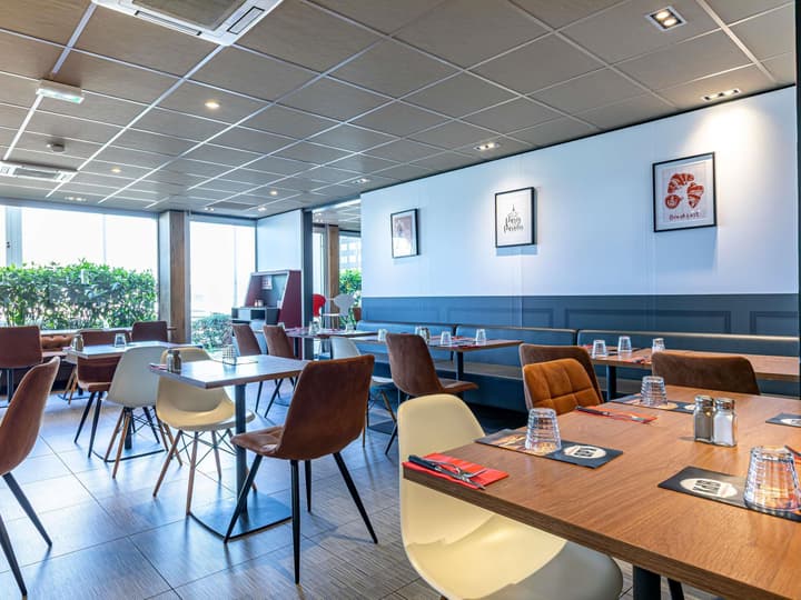 ibis Saint-Denis Stade Ouest
