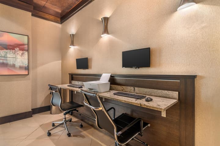 Best Western Plus Waltham Boston