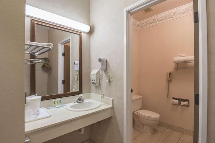 Quality Inn Fresno Yosemite Airport