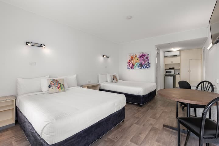 Zebra Motel