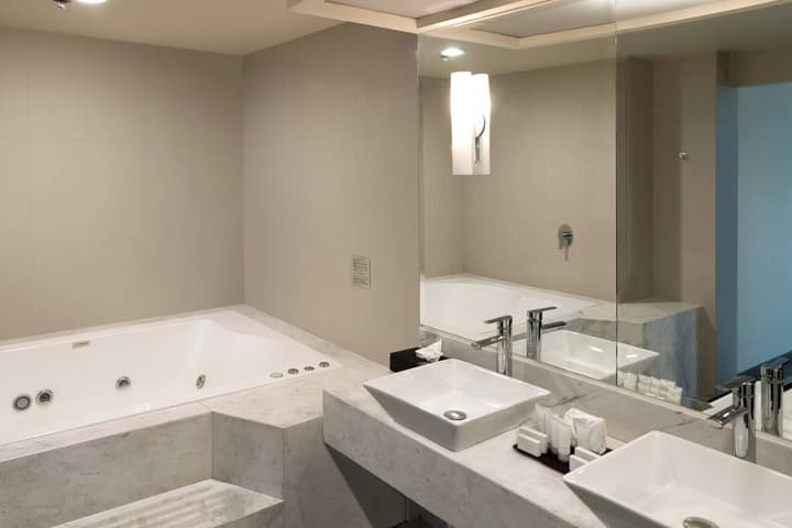 Courtyard by Marriott Mexico City Revolucion