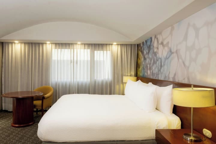 Courtyard by Marriott Mexico City Revolucion