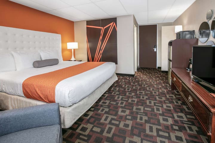 Howard Johnson by Wyndham Oklahoma City Airport/ Fairgrounds