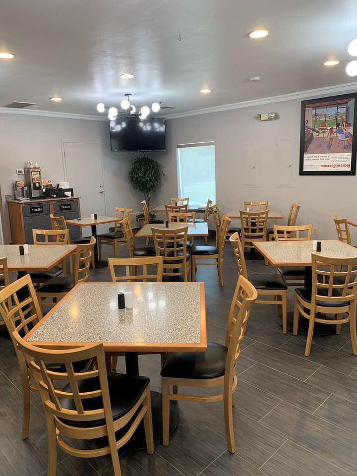 Howard Johnson by Wyndham Oklahoma City Airport/ Fairgrounds