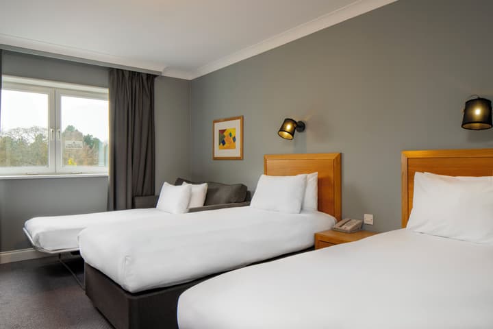 Holiday Inn Edinburgh Zoo by IHG