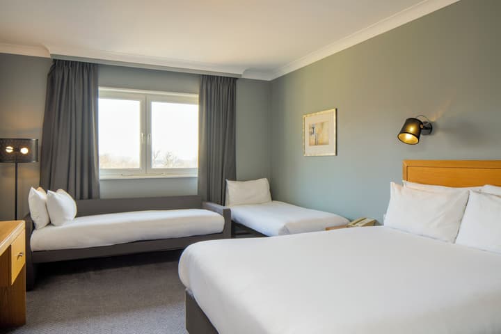 Holiday Inn Edinburgh Zoo by IHG