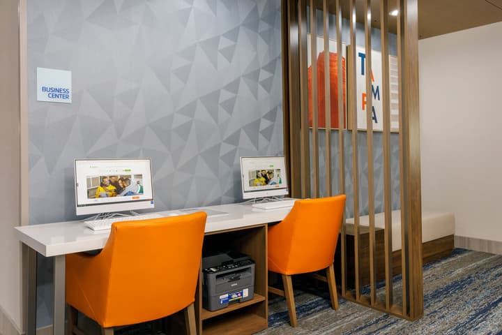 Holiday Inn Express & Suites Tampa Stadium – Airport Area by IHG