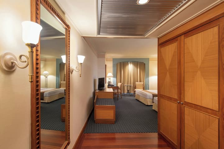 Montien Riverside Hotel Bangkok