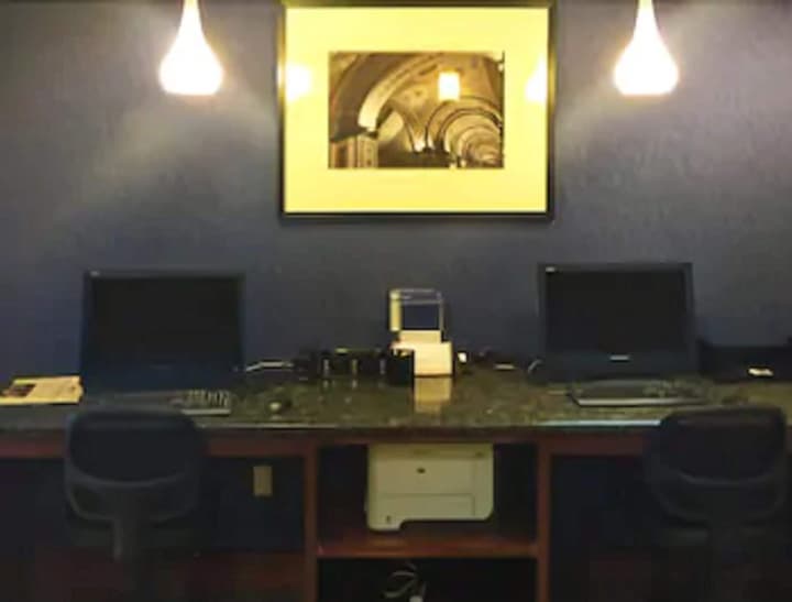 Wingate by Wyndham Springfield