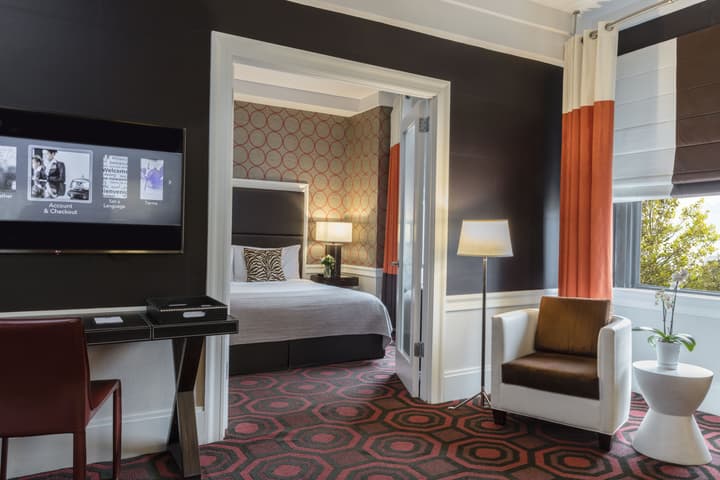 Empire Hotel