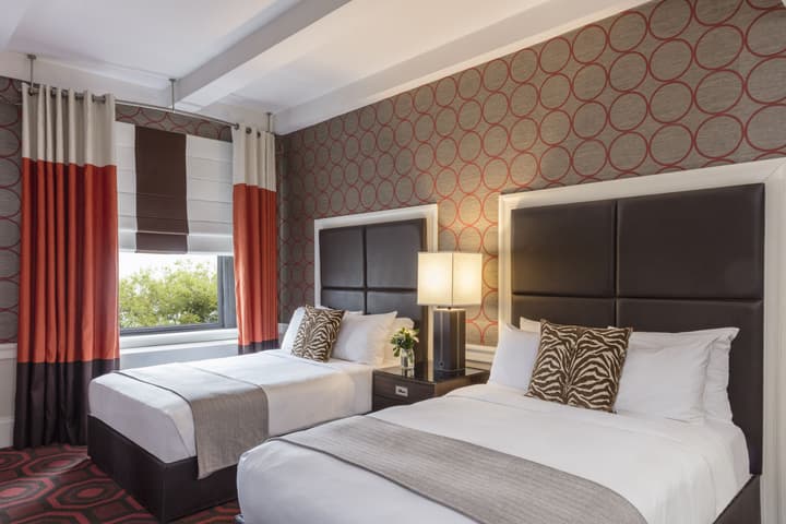 Empire Hotel