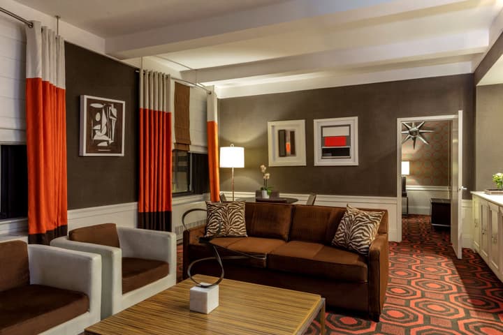 Empire Hotel