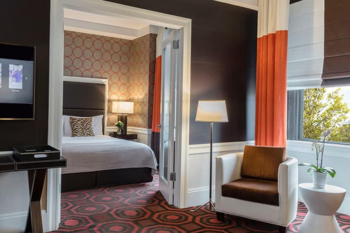 Empire Hotel
