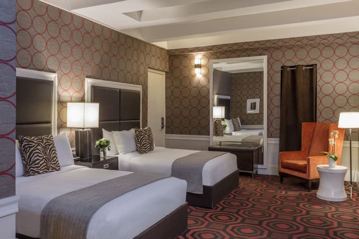 Empire Hotel