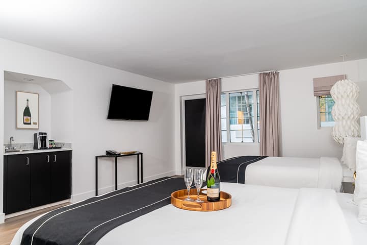 Essex House By Clevelander
