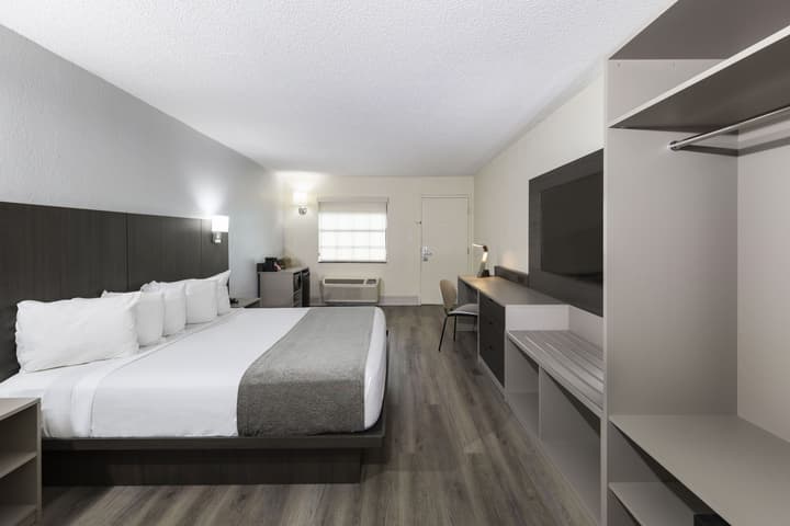 Avanti International Resort