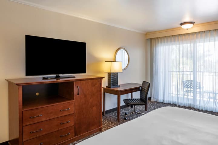 Best Western Plus Royal Oak Hotel