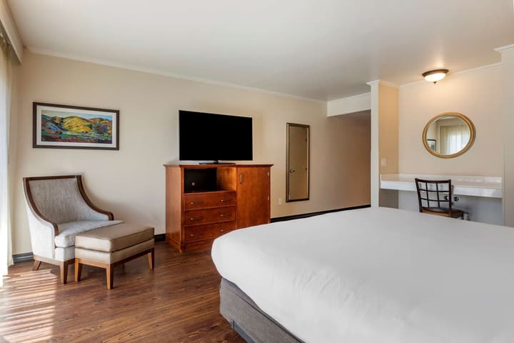Best Western Plus Royal Oak Hotel