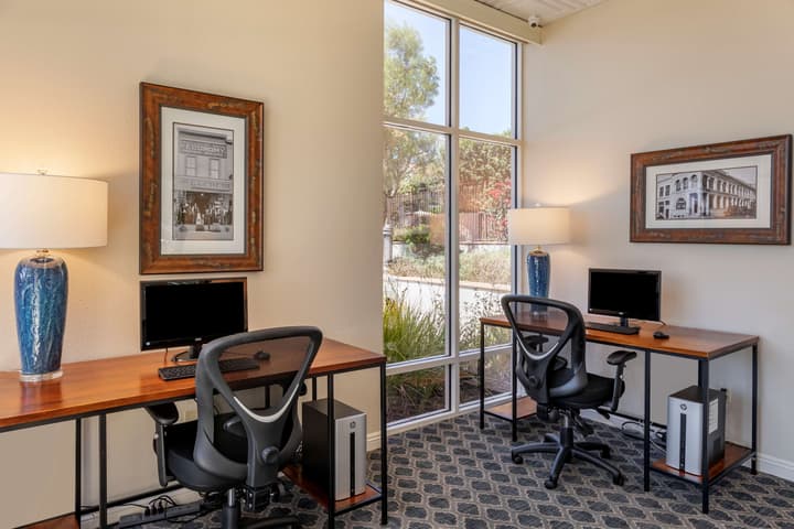 Best Western Plus Royal Oak Hotel